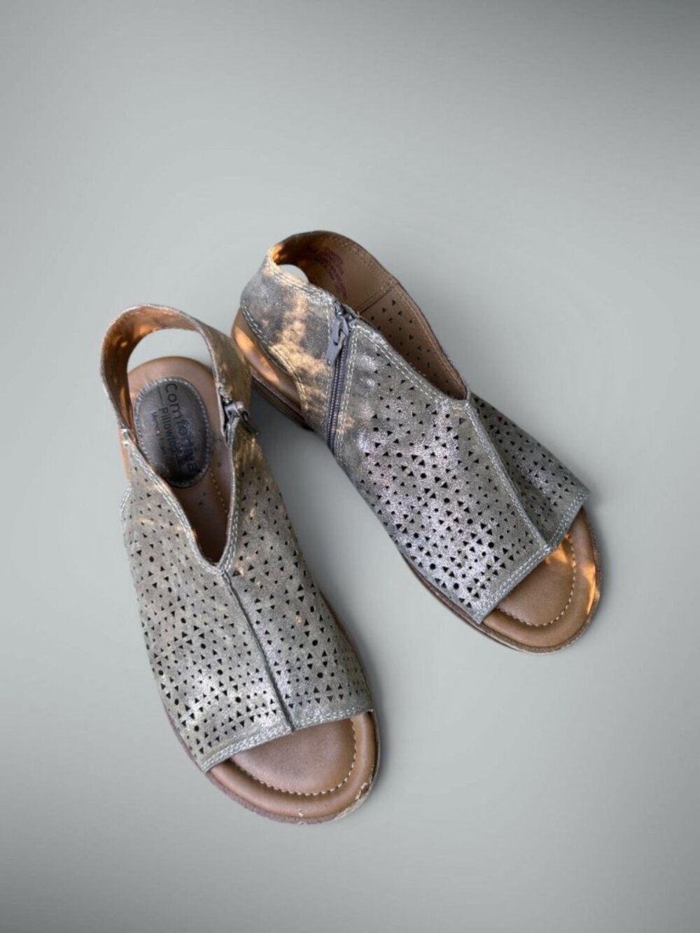 Comfortiva Sandals Gold Bronze Pillowtop Memory Foam Slipback 9.5 W